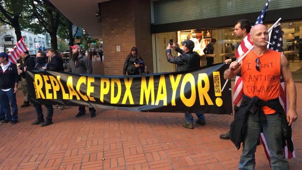 #Video Manifestación de derecha en Oregon termina en riña - marchas-oregon-enfrentamientos-derecha