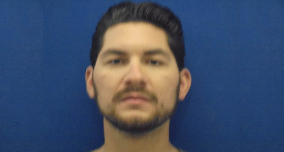 Dan 24 años de cárcel a sujeto por quemar mezquita en Texas