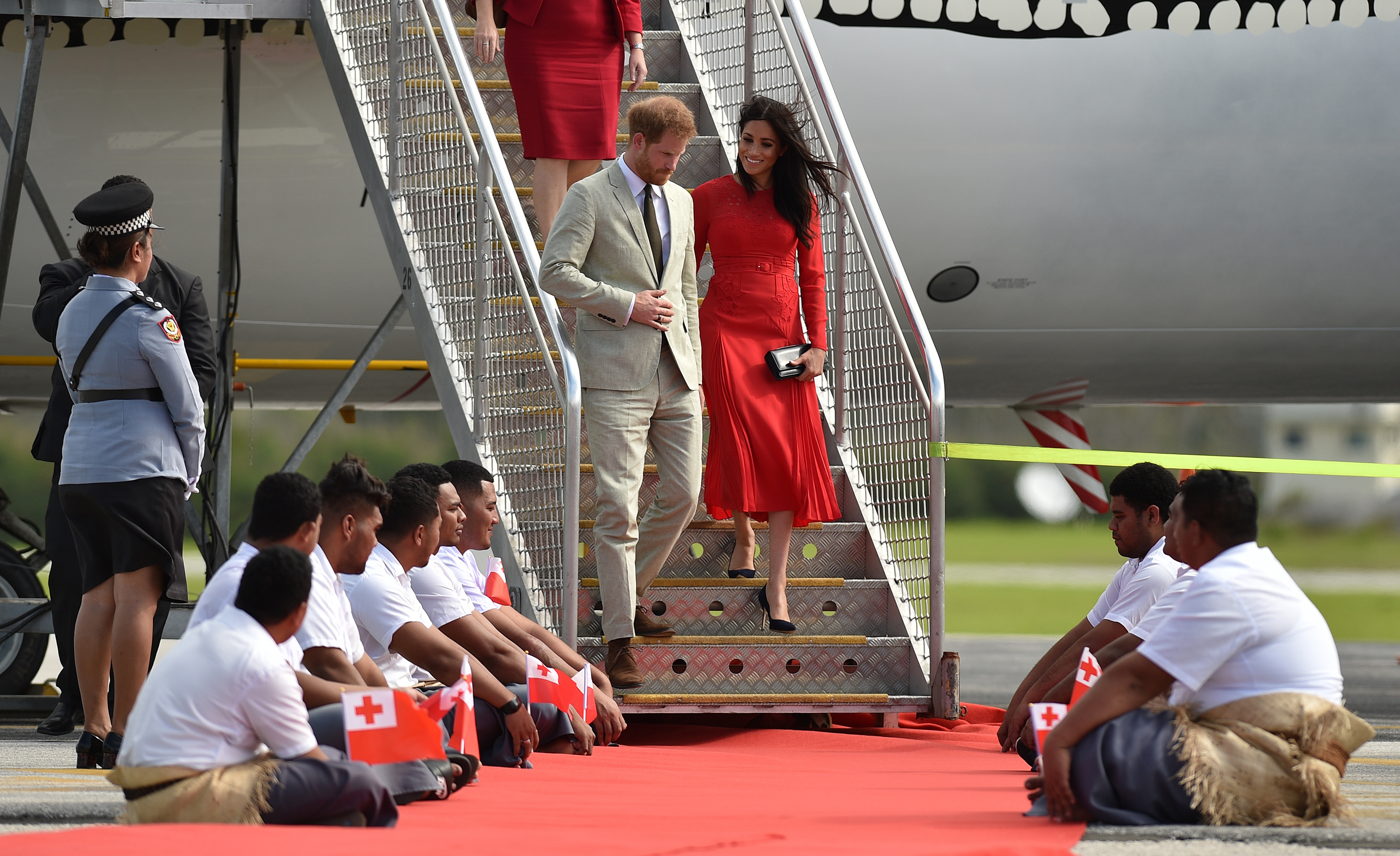 #Video Avión donde viajaban Meghan Markle y Harry no puede aterrizar