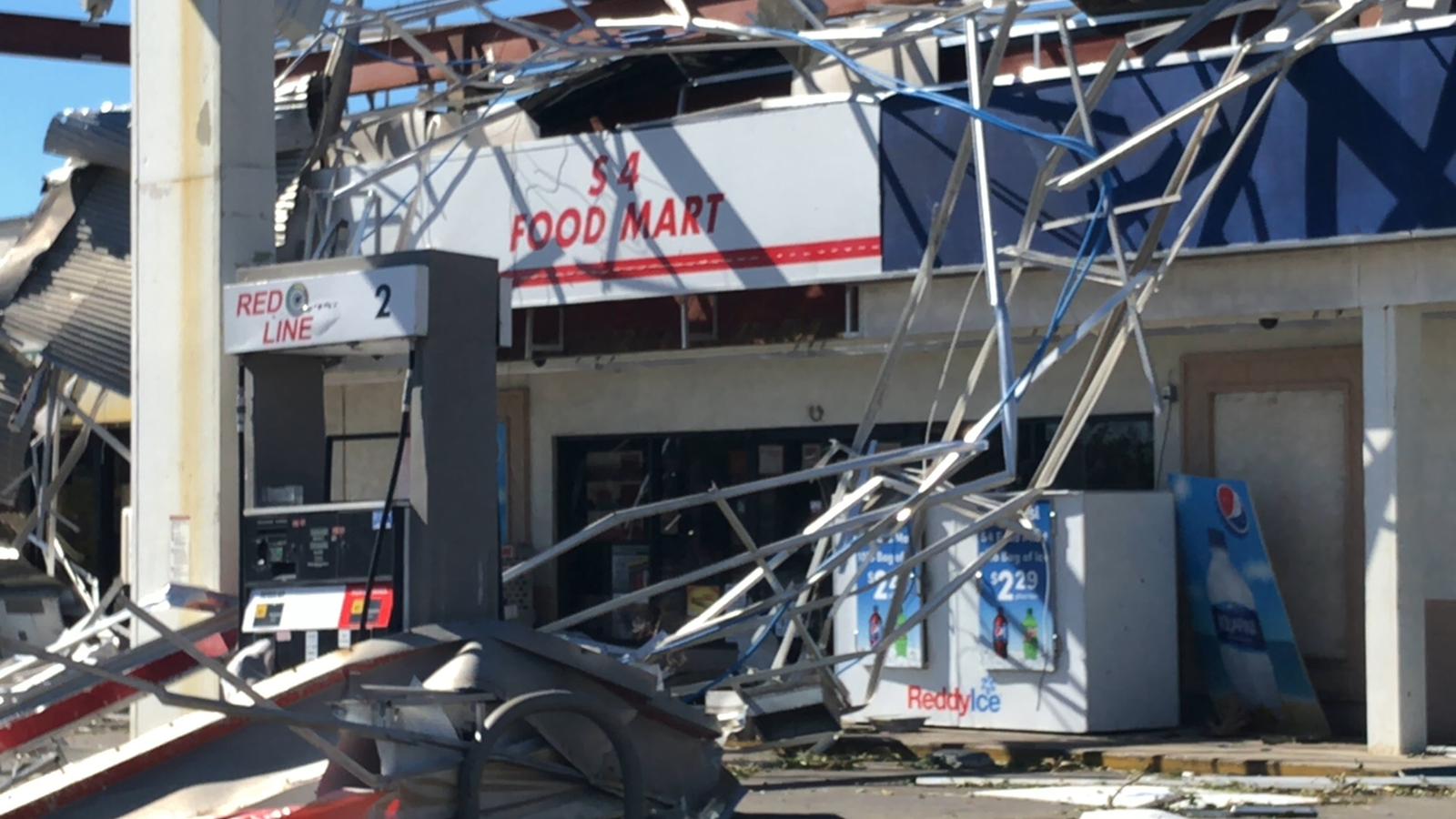 Suman 12 muertos tras paso de Michael en EE.UU. - michael-florida-buzz3