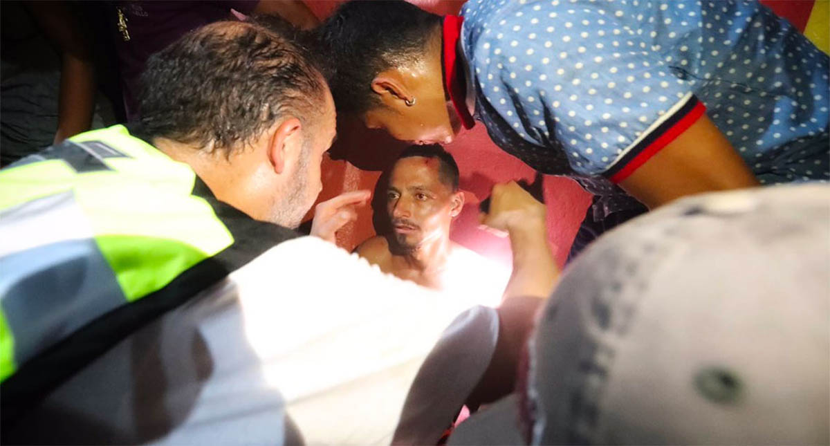 Caravana migrante pausa su marcha tras presunto robo de niño - migrante-golpeado