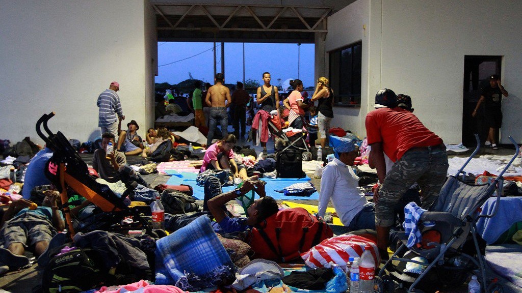 Migrantes detienen caravana en Juchitán