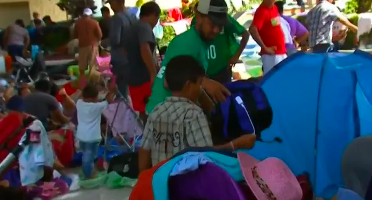 Caravana de migrantes hondureños llega a Pijijiapan, Chiapas Caravana de migrantes hondureños llega a Pijijiapan, Chiapas