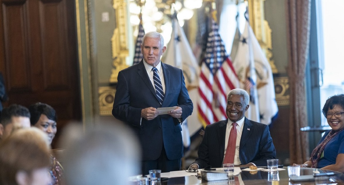 Mike Pence acusa a China de querer sacar de la presidencia a Trump - mike-pence-vicepresidente-de-eeuu