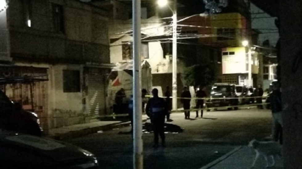 Asesinan a disparos a cuatro en la Ciudad de México - muerto-renovacion