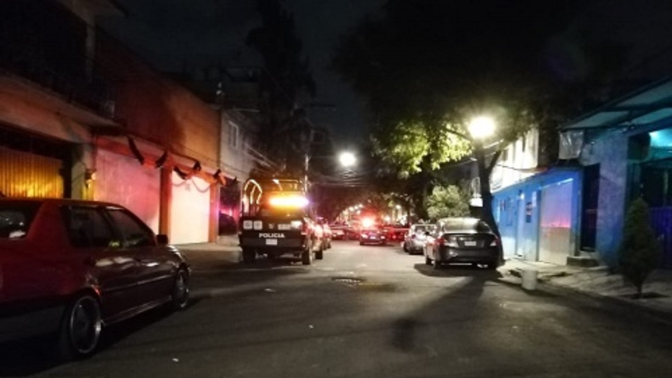 Asesinan a disparos a cuatro en la Ciudad de México - mujer-muerta-pedregal-de-sto-domingo