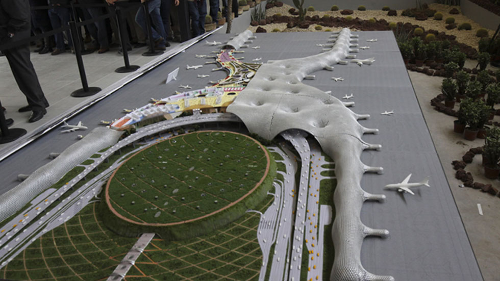 #Video AMLO pide no tener miedo de cancelar el NAIM - naim-maqueta