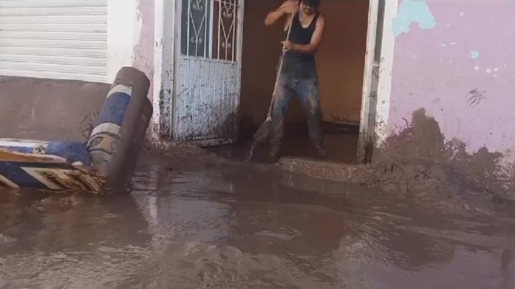 Continúa la emergencia en Nayarit, tras inundaciones que dejó Willa - nayarit-lodo