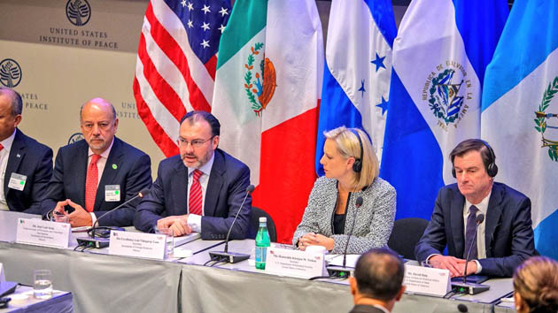 EE.UU. llama a Centroamérica a disuadir a migrantes - nielsen-estados-unidos-migracion-2