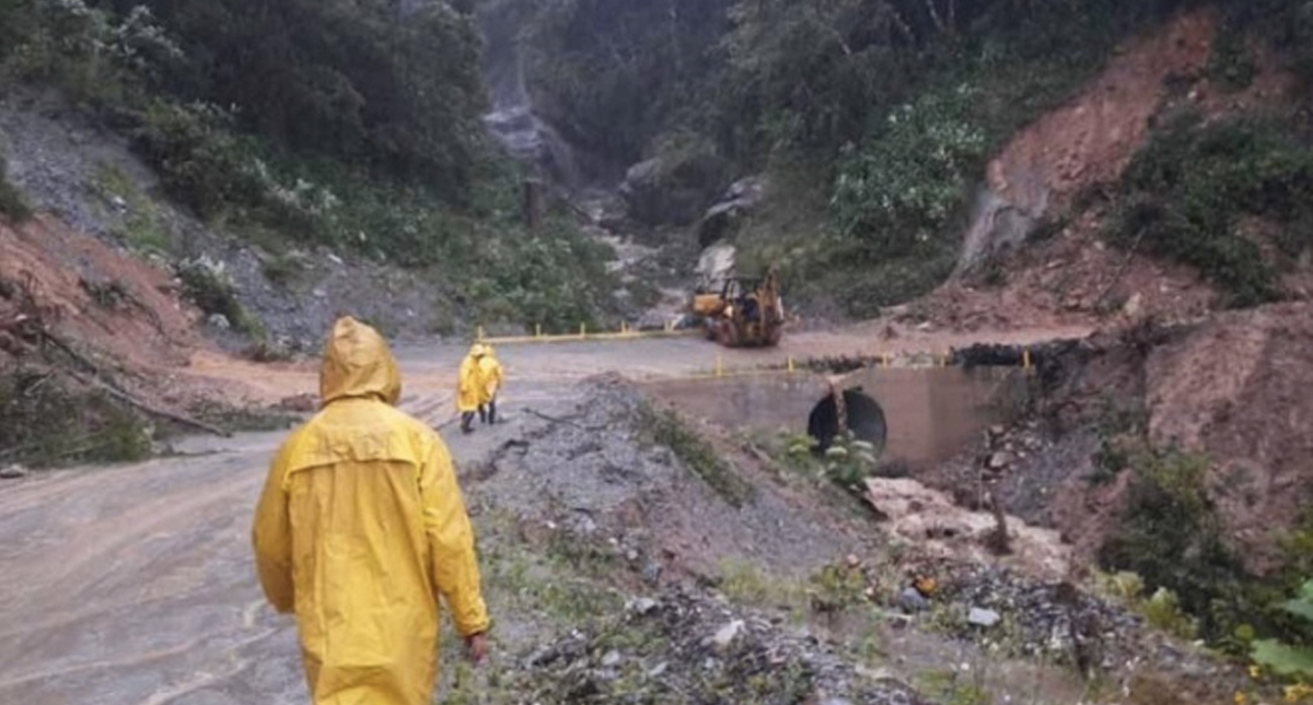 Derrumbe de cerro en Oaxaca deja seis muertos