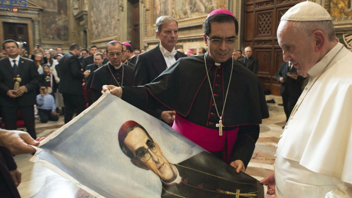 Salvadoreños invitan al papa Francisco a visitar su país