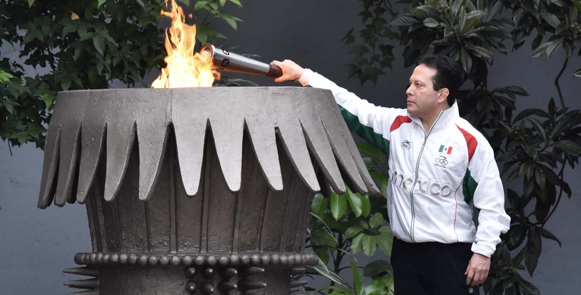 Encienden fuego olímpico en CU por 50 aniversario de México 68 - pebetero-flama-olimpica-juegos-olimpicos-68-mk6