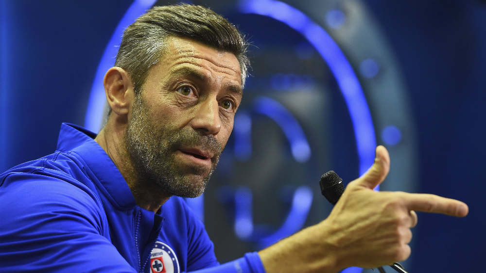 Caixinha identifica tres factores que explican el mal arranque de Cruz Azul