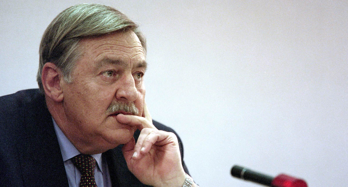 Muere Pik Botha, figura del apartheid en Sudáfrica