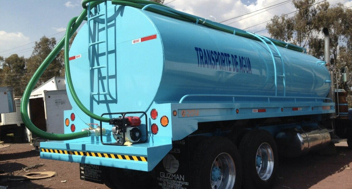 Patrullas vigilarán las pipas de agua en la Ciudad de México