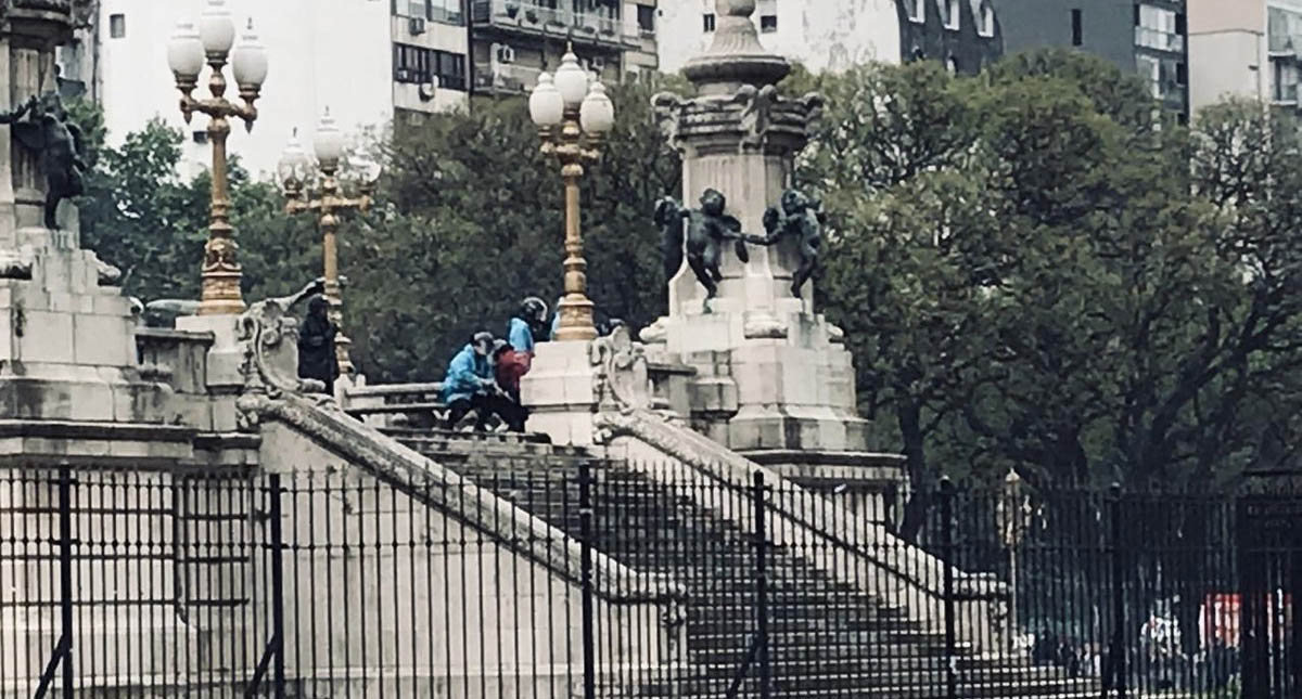 Manifestantes se enfrentan con policías frente al Congreso argentino - policias-congreso-argentino-disturbios