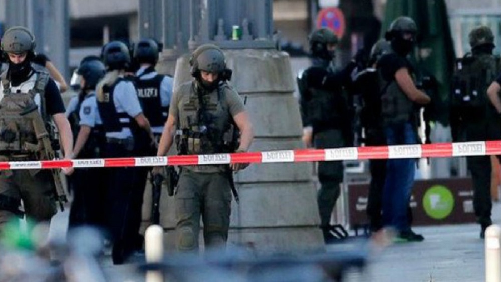 Terrorismo podría estar detrás de toma de rehén en Alemania