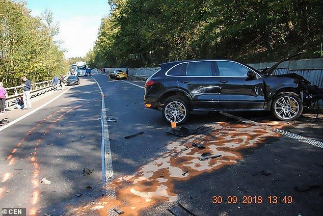#Video Carrera entre Ferrari y Porsche deja un muerto - porsche