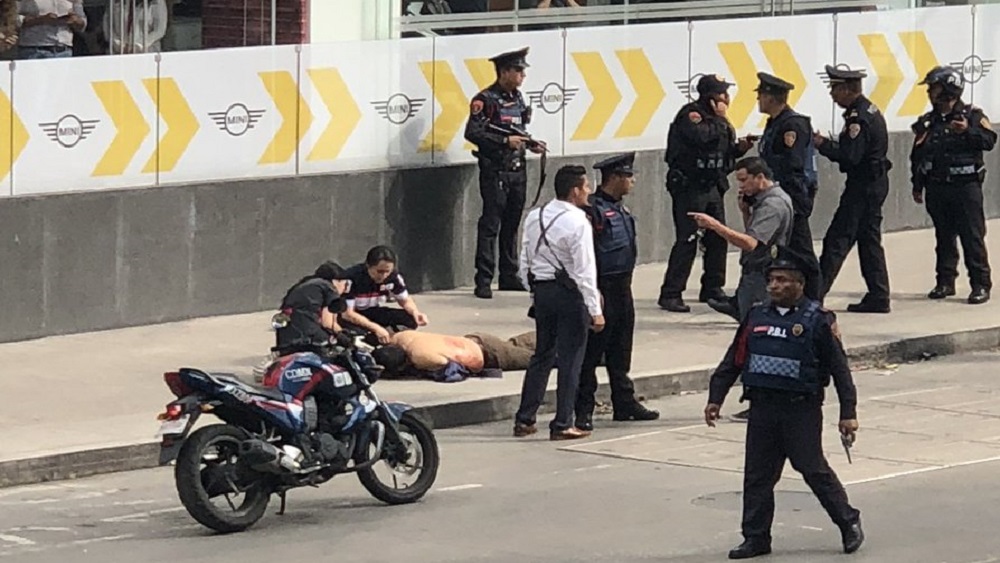Asalto desata balacera en inmediaciones de Plaza Carso - presunto-ladron-herido