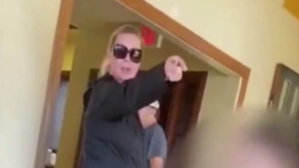 #Video Estadounidense arremete contra hablantes de español