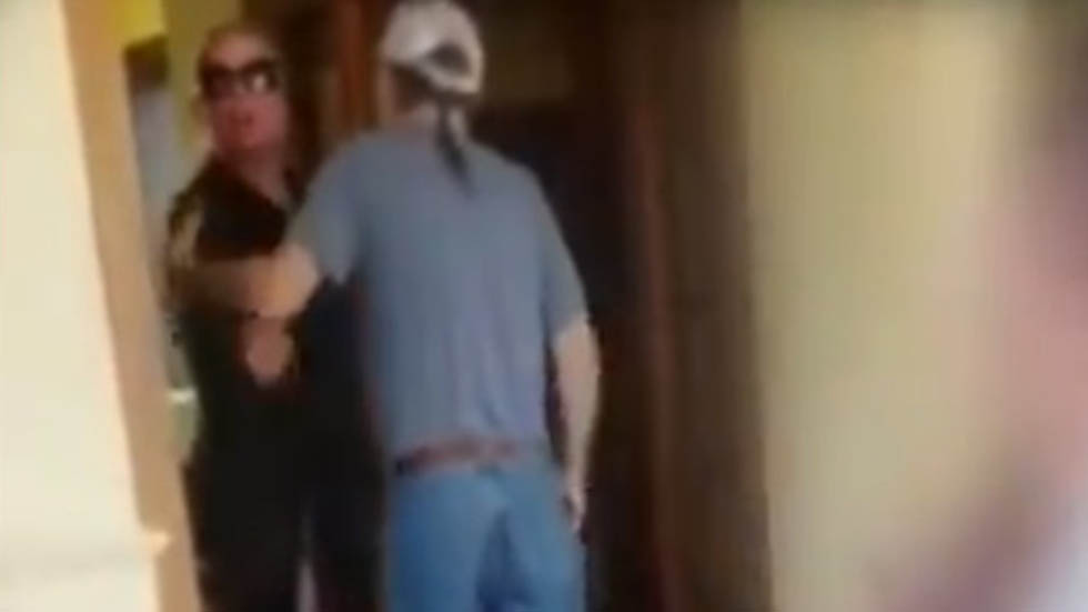 #Video Estadounidense arremete contra hablantes de español - racismo-en-restaurante-de-eu