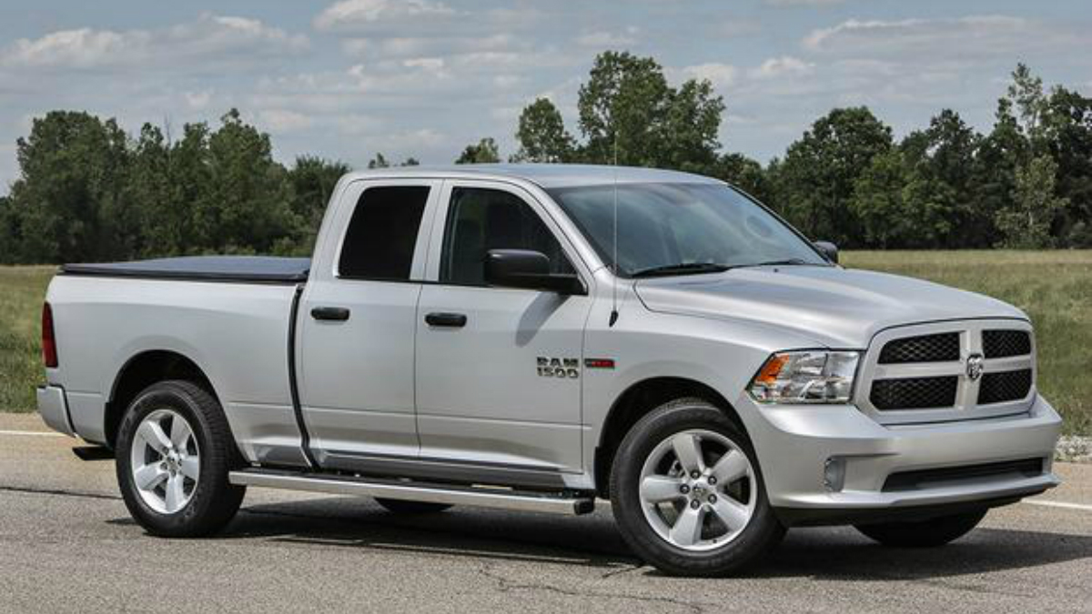 Llaman a revisión camionetas RAM por falla en seguros