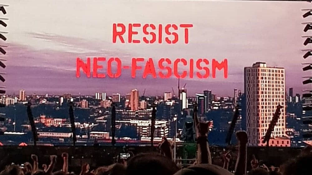 Roger Waters llama neofascista a Bolsonaro durante concierto en Brasil