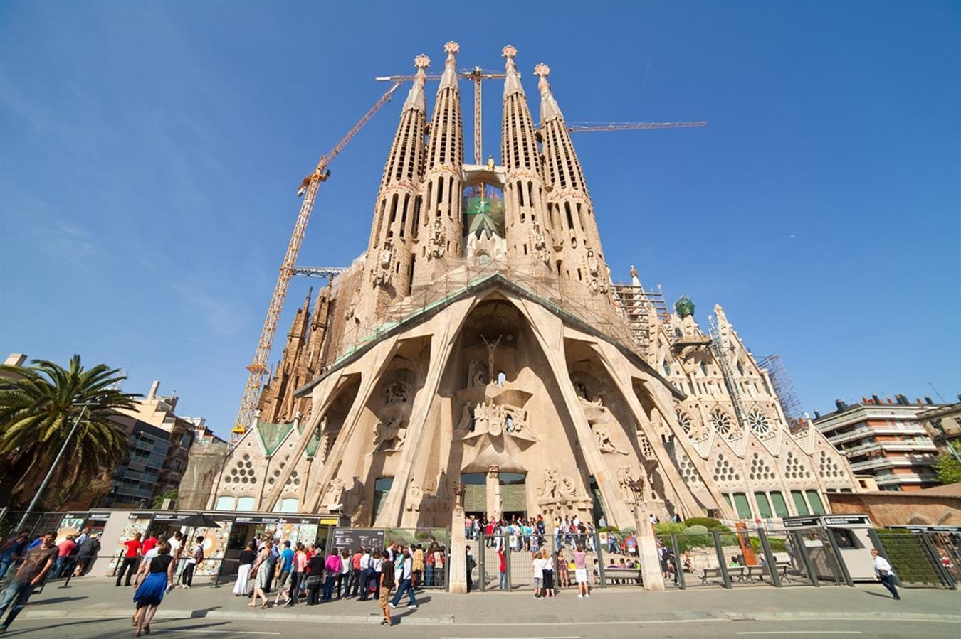 Tras 133 años, la Sagrada Familia de Barcelona obtiene permiso de construcción - sagrada-familia-de-barcelona