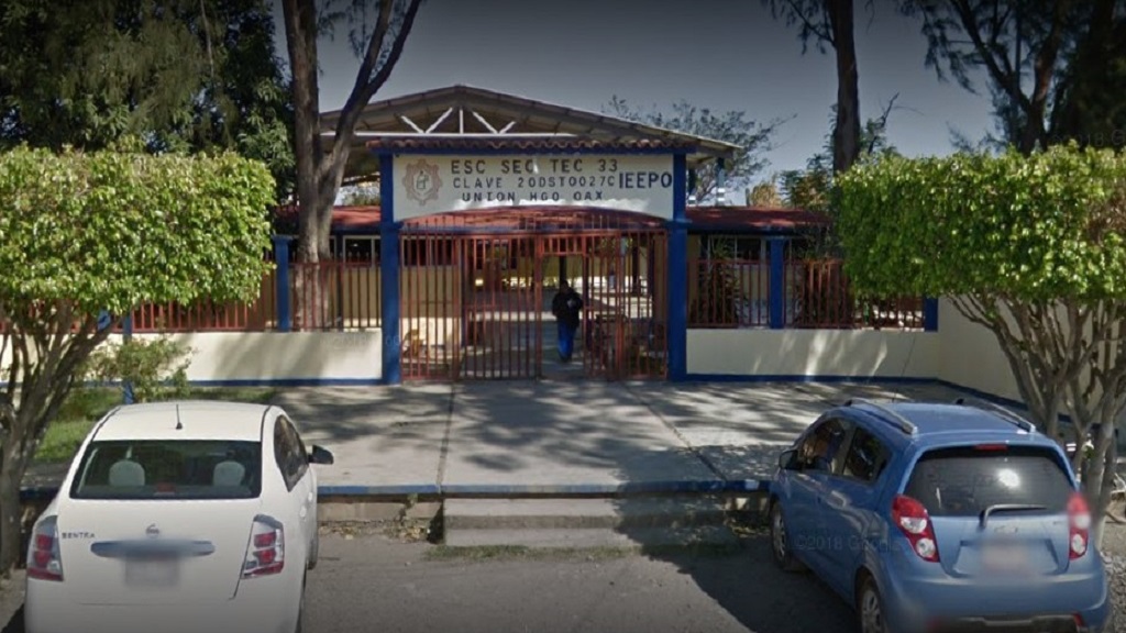 Ordenan reconstrucción inmediata de secundaria en Oaxaca
