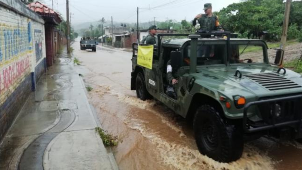 Realizan labores de rescate y limpieza en Sinaloa tras impacto de Willa - sedena-sonora