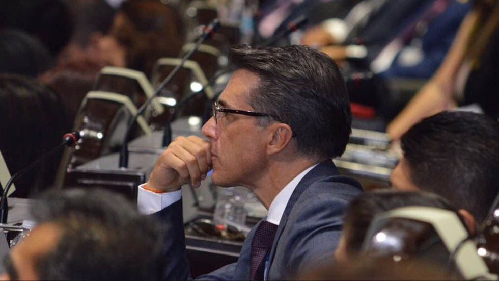 Sergio Mayer comparte enlaces para descargar libros ilegalmente