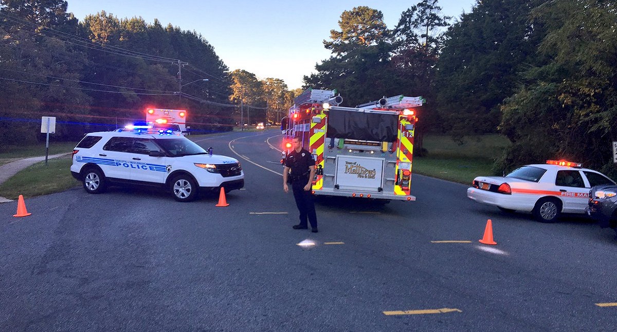 Estudiante mata a compañero en Carolina del Norte - servicios-de-emergencia-en-los-alrededores-de-secundaria-tras-reporte-de-disparos