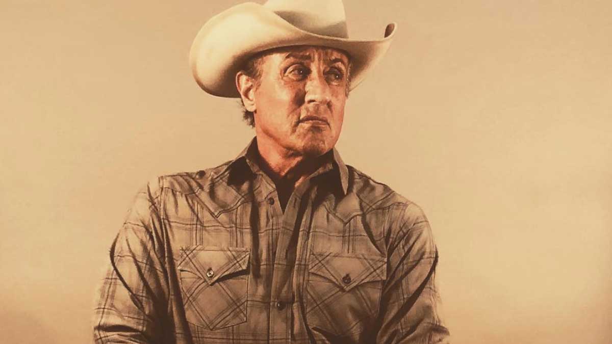 Rambo 5 viste como cowboy y monta a caballo