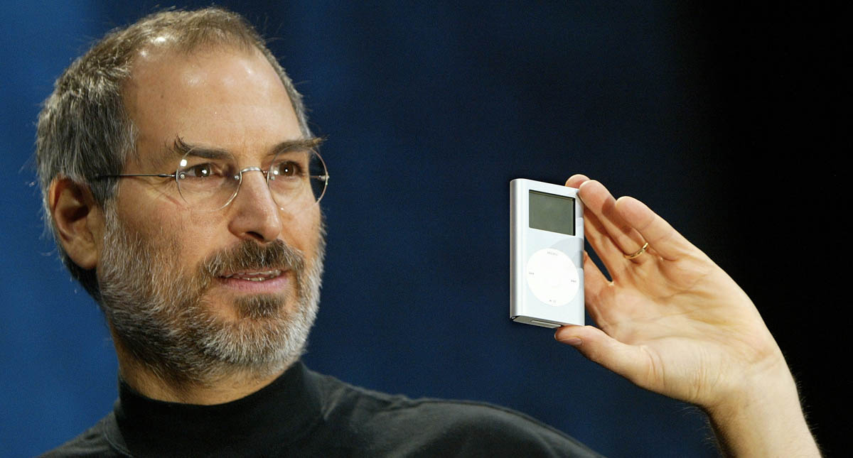 A siete años de la muerte de Steve Jobs - steve-jobs-ipod