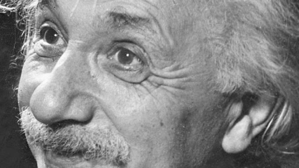 Subastarían carta de Einstein contra Dios en 1.5 mdd