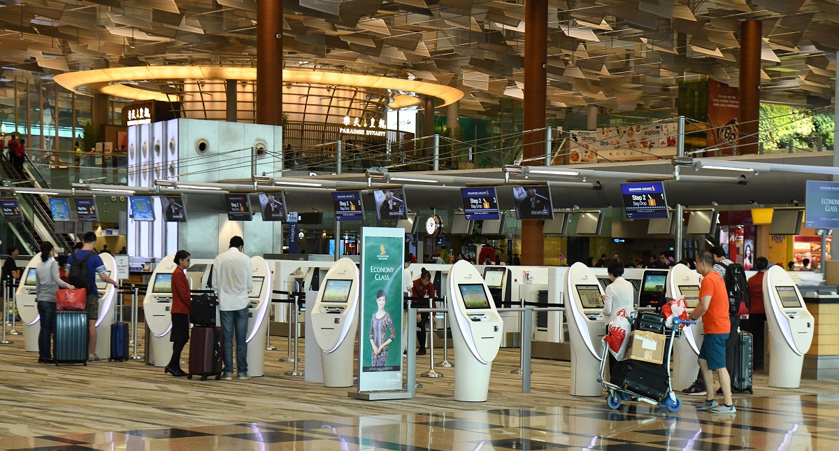 Despega el vuelo comercial más largo del mundo - taquillas-de-singapore-airlines