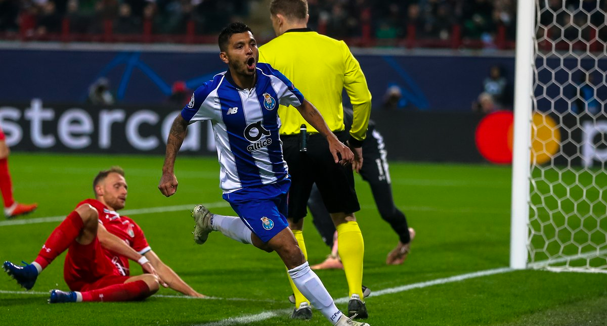 ‘Tecatito’ aparece en el 11 ideal de la UEFA Champions League