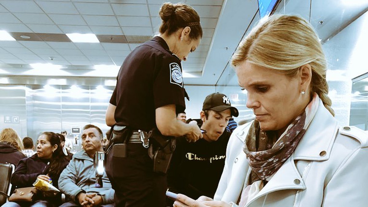 Evacuan vuelo de Miami a CDMX de American Airlines por falsa alarma - tim-swift