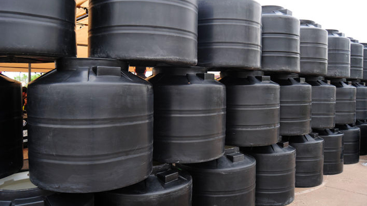 Distribuirán 5 mil tinacos públicos en la CDMX por corte de agua