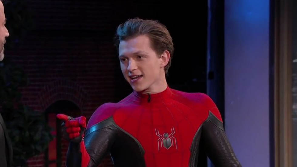 Tom Holland presenta el nuevo traje de Spider-Man