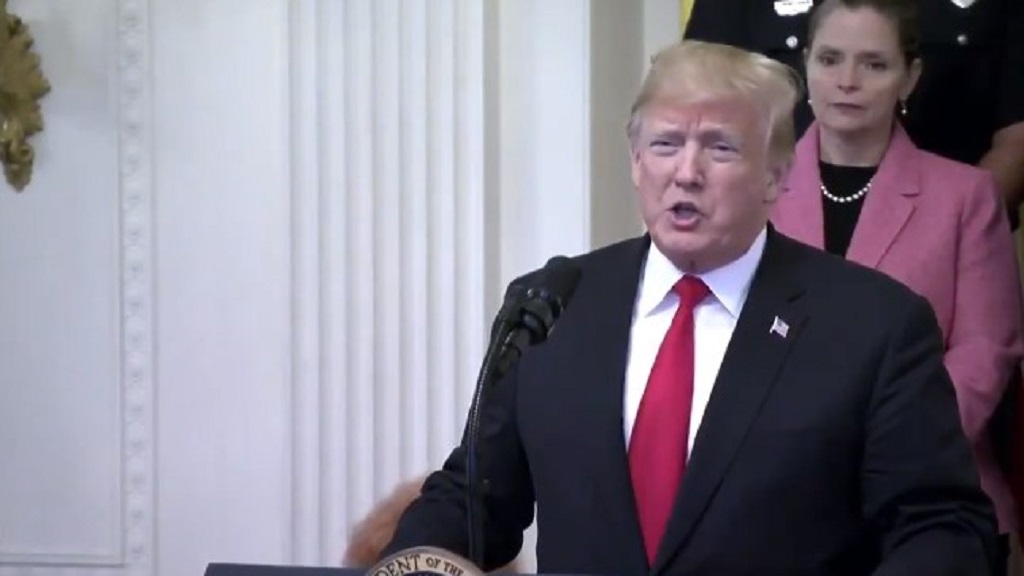 Trump culpa a los medios de la “rabia” de la sociedad