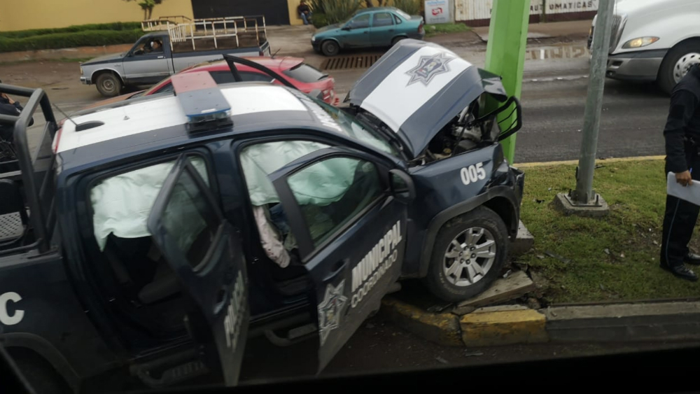 Patrulla ocasiona accidente en Hidalgo; hay dos lesionados