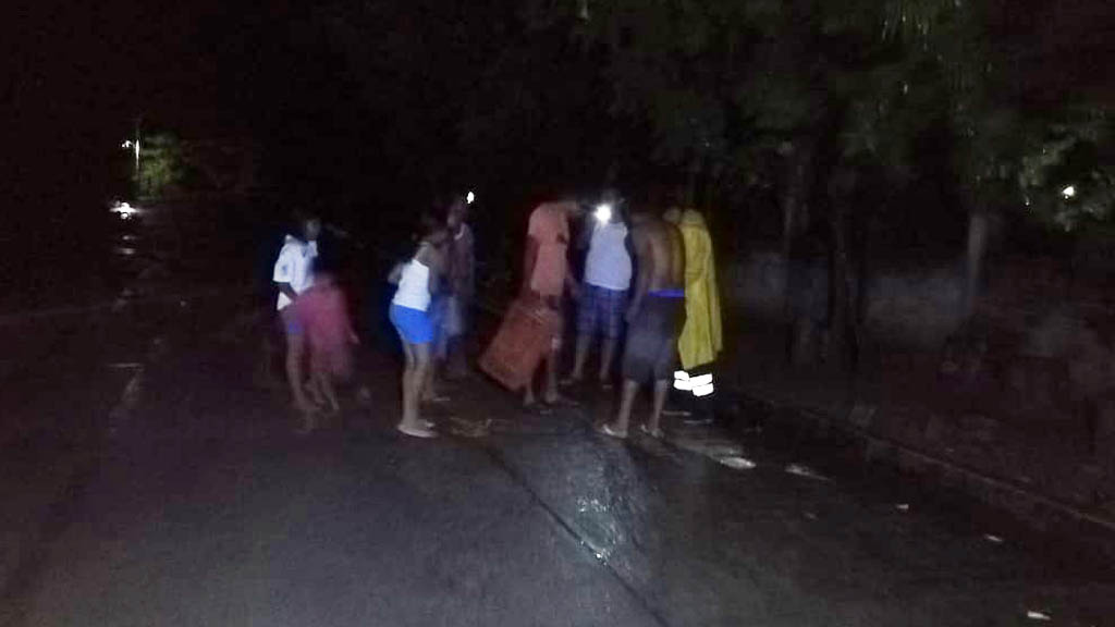 Capturan cocodrilo frente a kinder en Tututepec, Oaxaca - tututepec