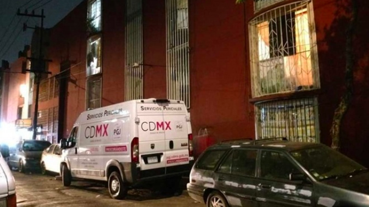 Descubren cuerpo en descomposición en vecindad de Tepito