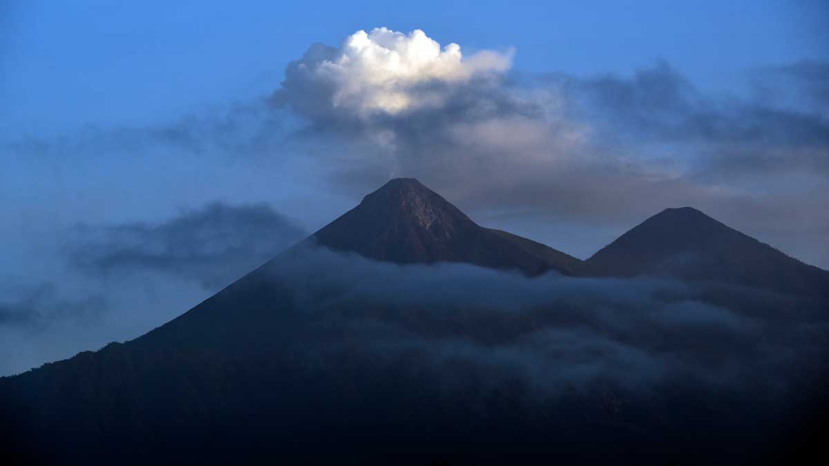 Volcán de Fuego en Guatemala entra de nuevo en fase de erupción