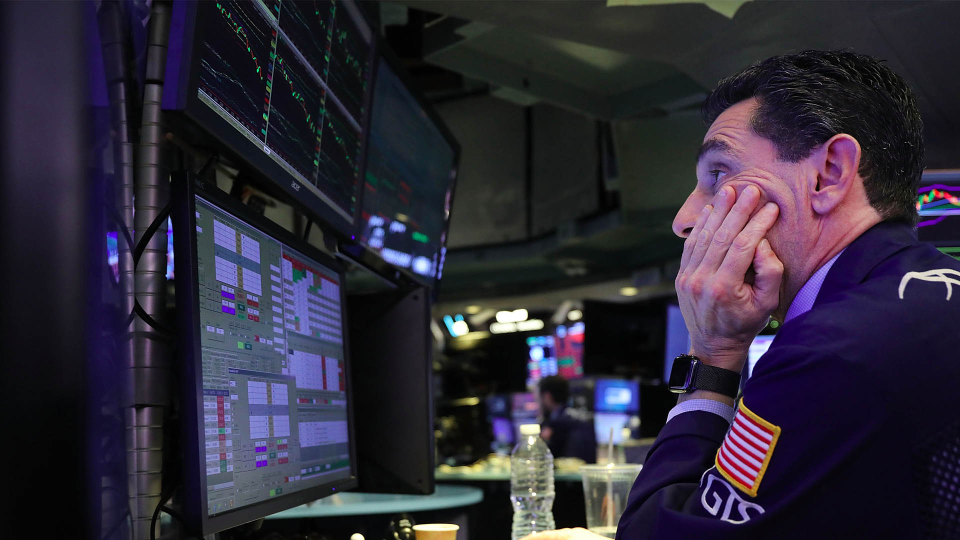 Wall Street cierra con fuerte caída ante preocupación de inversores