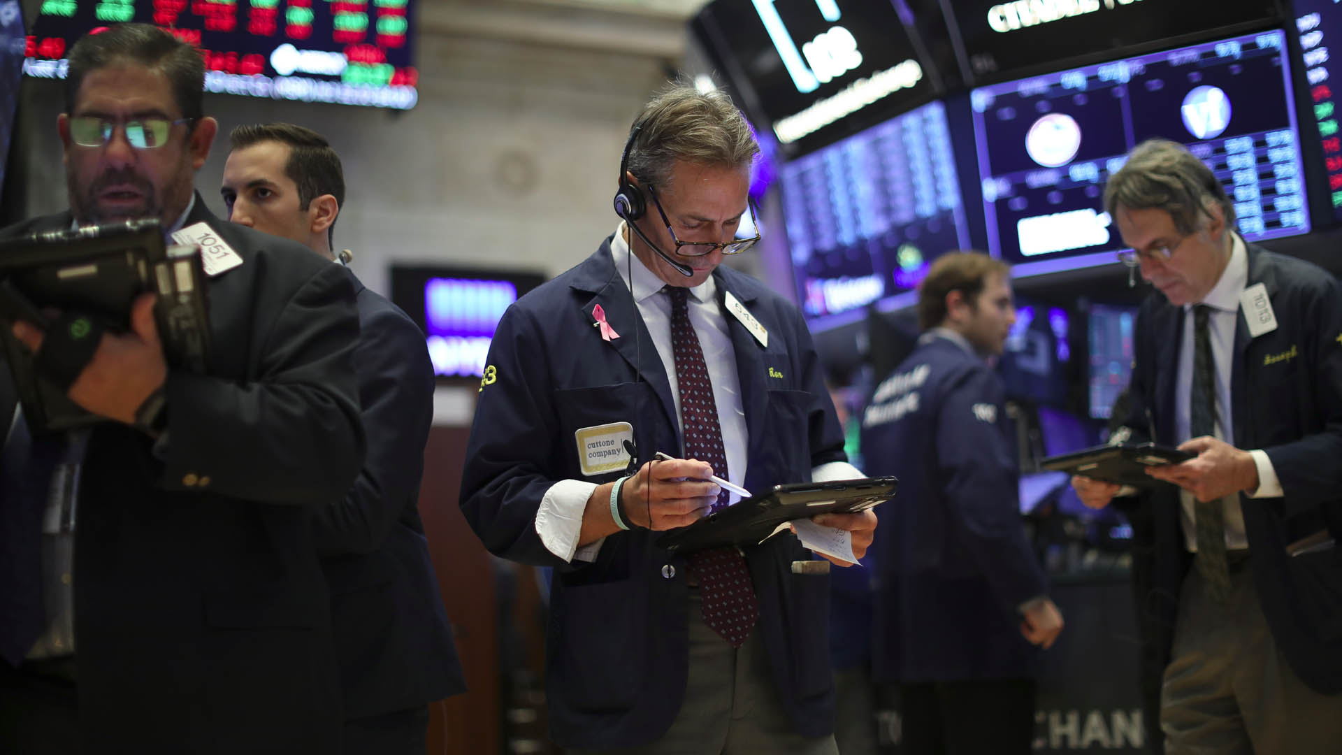 Bolsa de Valores de Nueva York se recupera de las caídas semanales