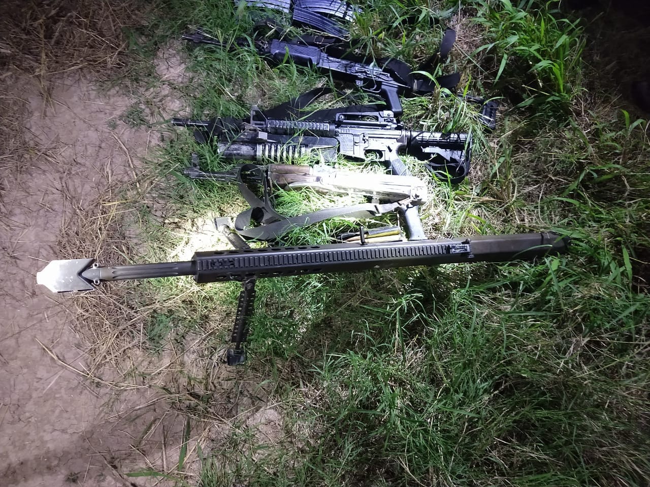 Aseguran armamento en carretera de Reynosa, Tamaulipas - whatsapp-image-2018-10-07-at-182636