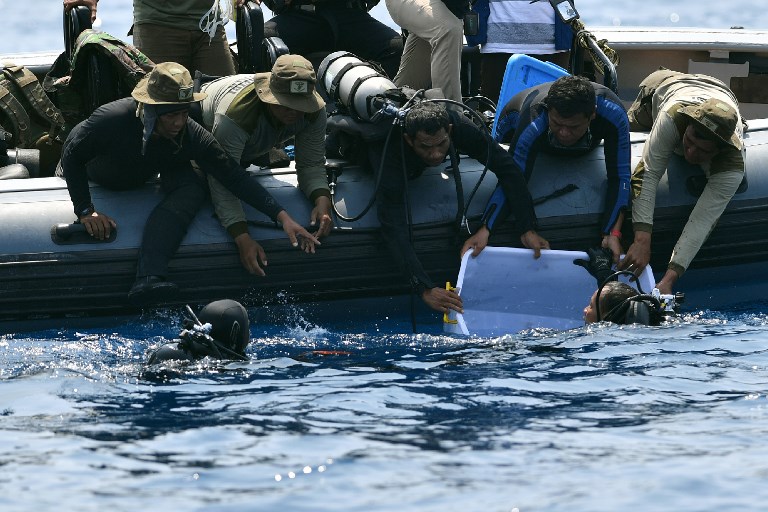 Confirman tercer piloto en cabina en vuelo previo a accidente de Lion Air - 000-1ah696