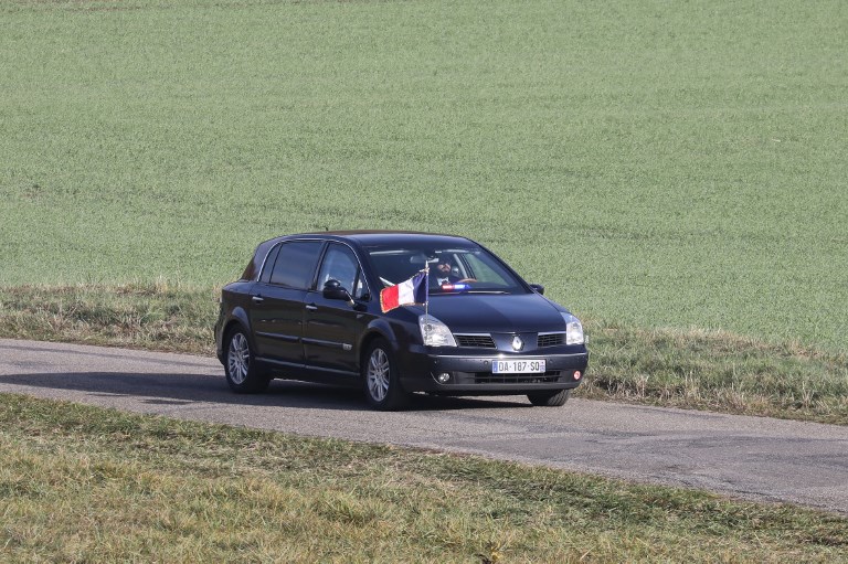 Detienen a seis personas por planear ataque contra Macron - 000-1al9w2
